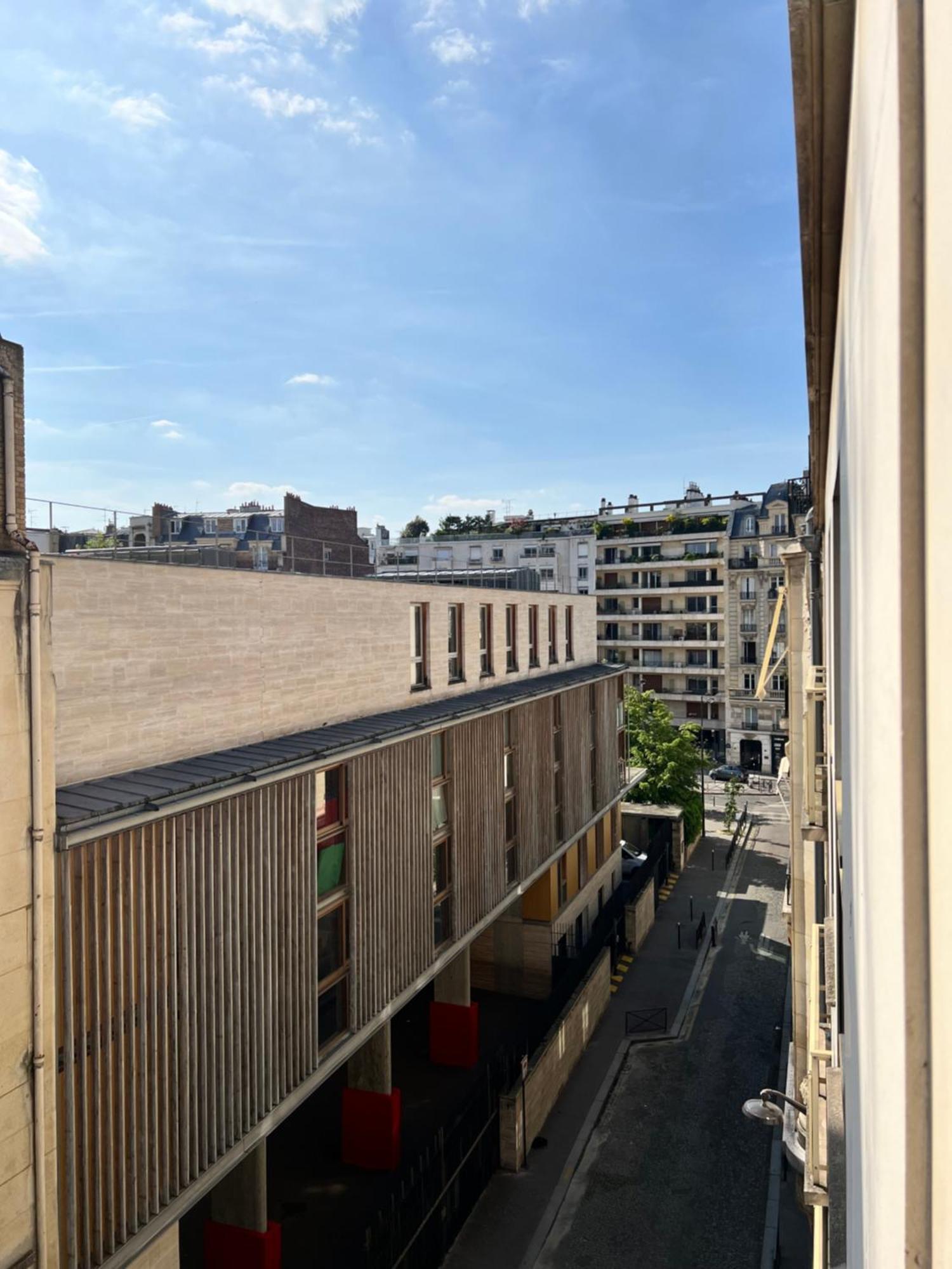Your Parisian Hideaway - Entire Apartment المظهر الخارجي الصورة