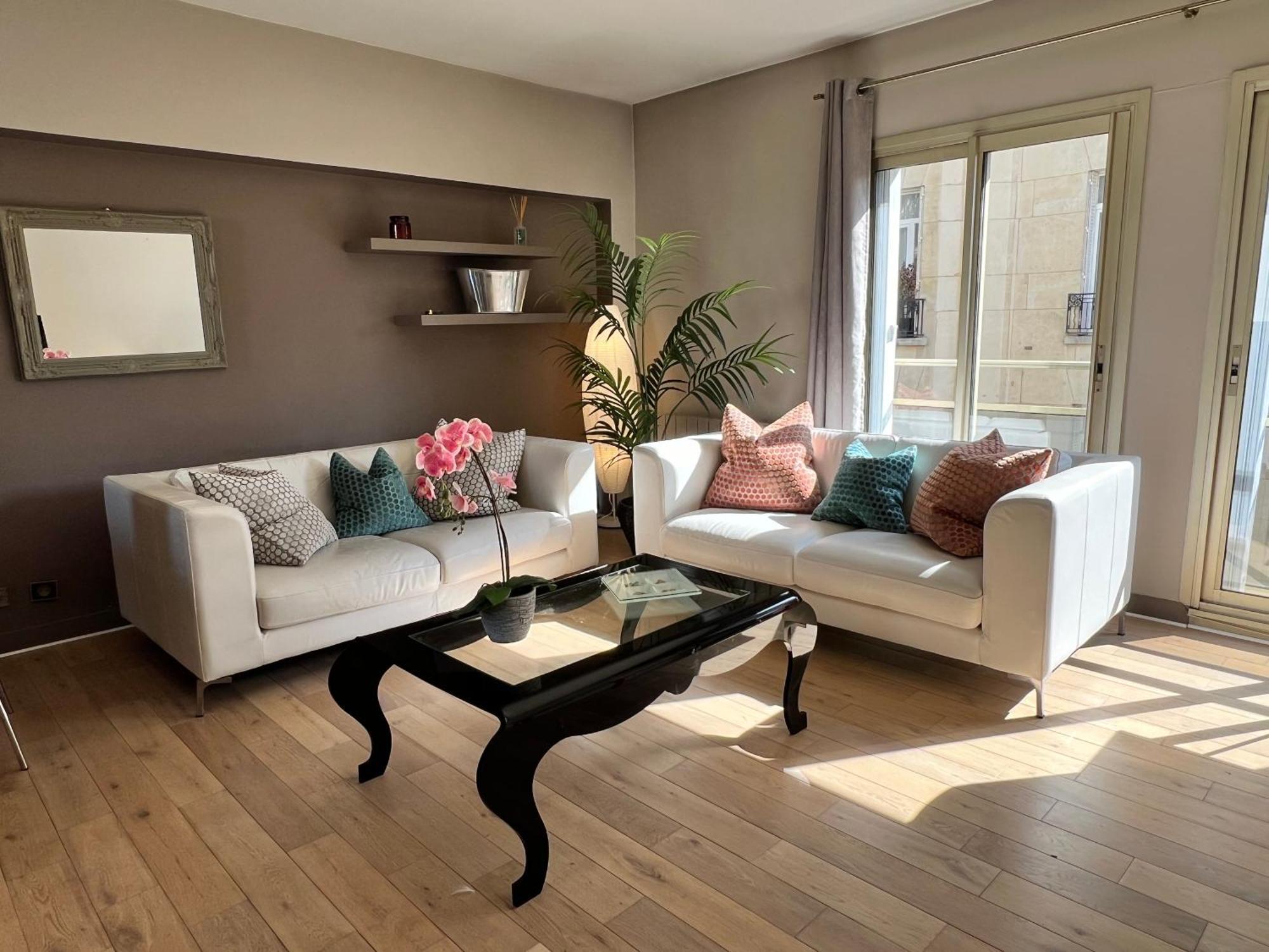 Your Parisian Hideaway - Entire Apartment المظهر الخارجي الصورة
